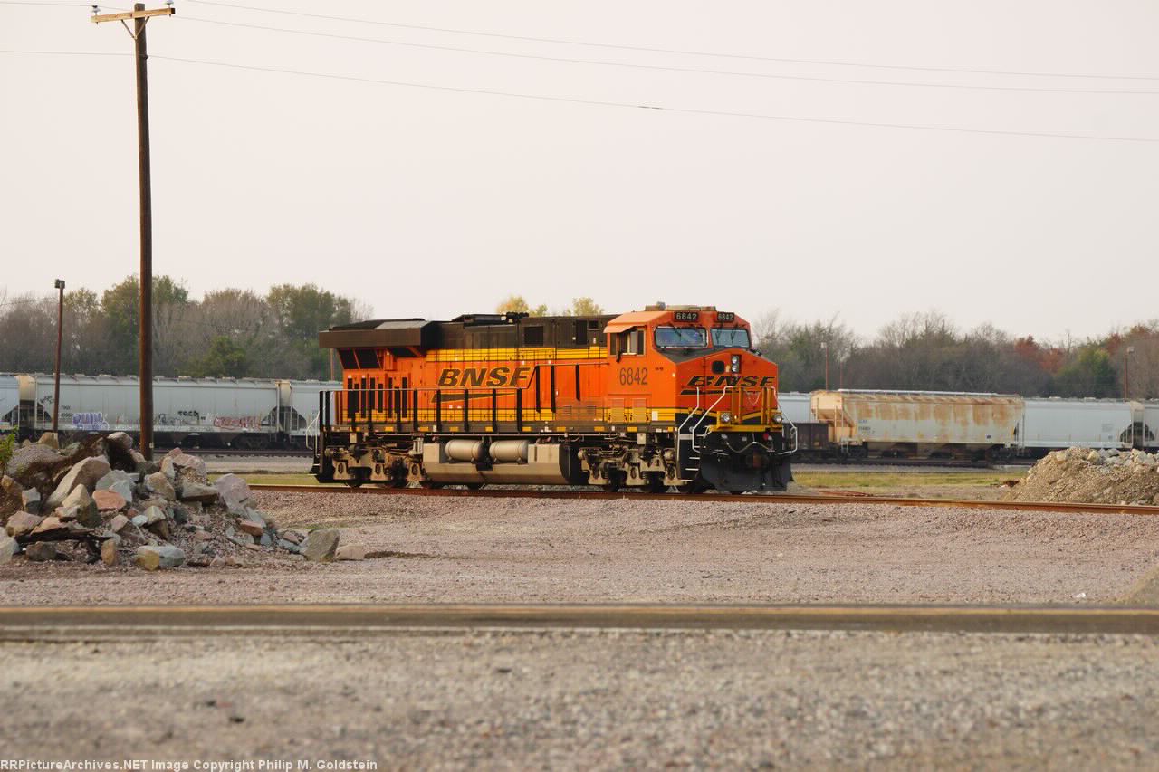 BNSF 6842 - assigned to the H-TEAPTX; will be added on after the H-TEAAMY departs. 